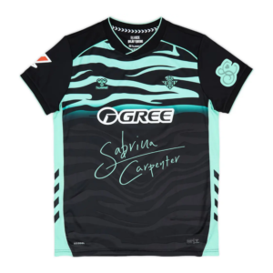 Real Betis x Sabrina Carpenter camiseta