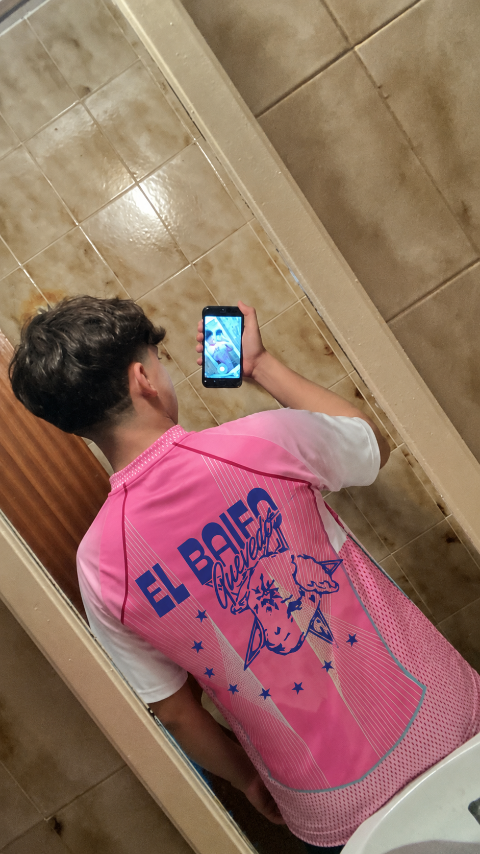 Foto de Elena Domínguez con su camiseta