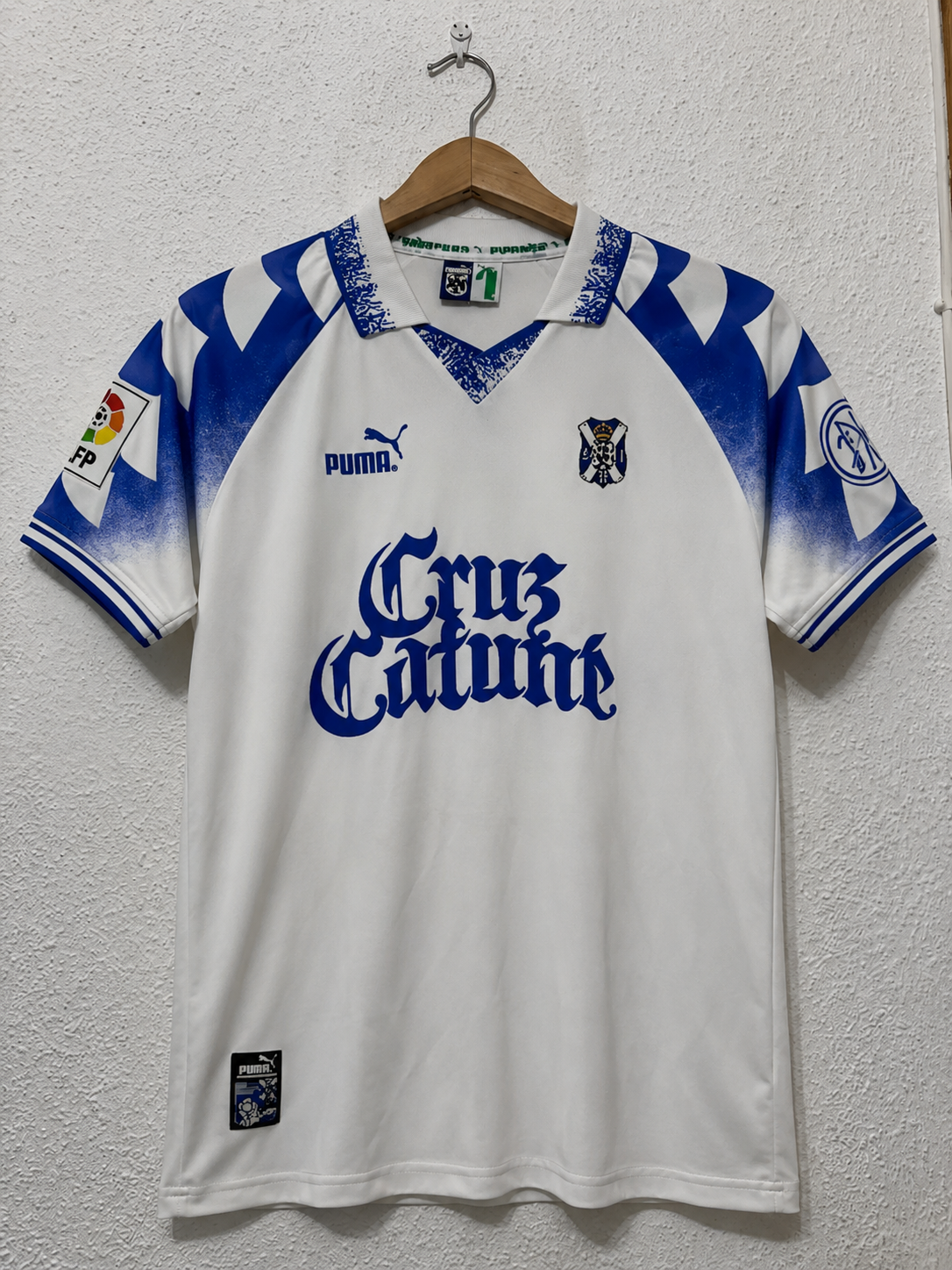 Foto de Rubén Hernández con su camiseta