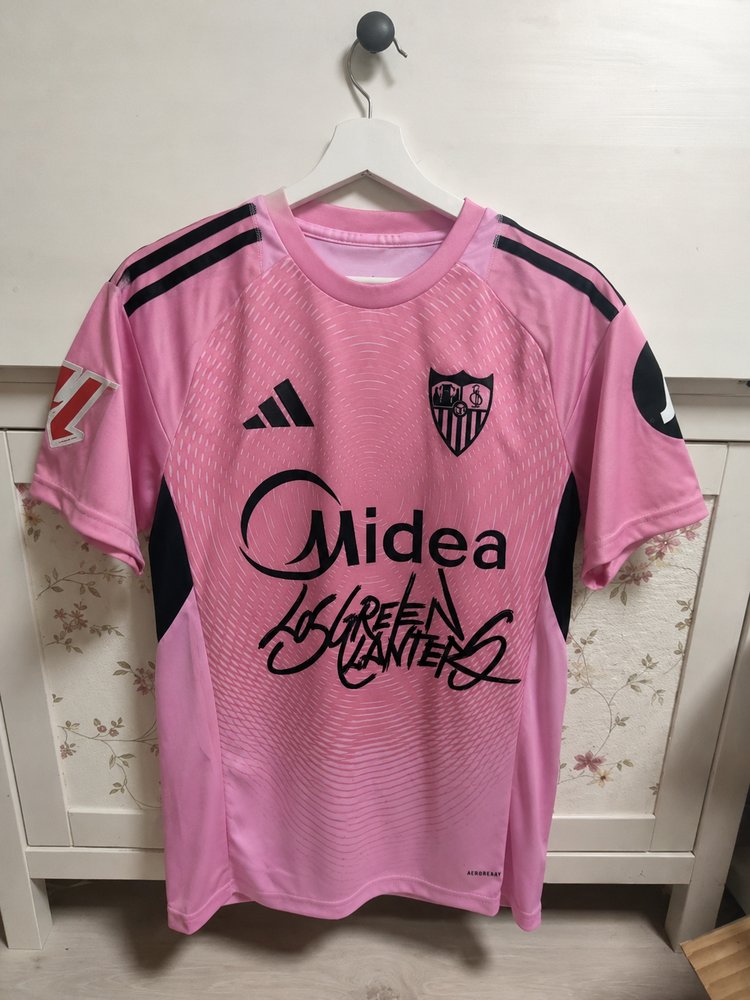 Foto de Laura Domínguez con su camiseta